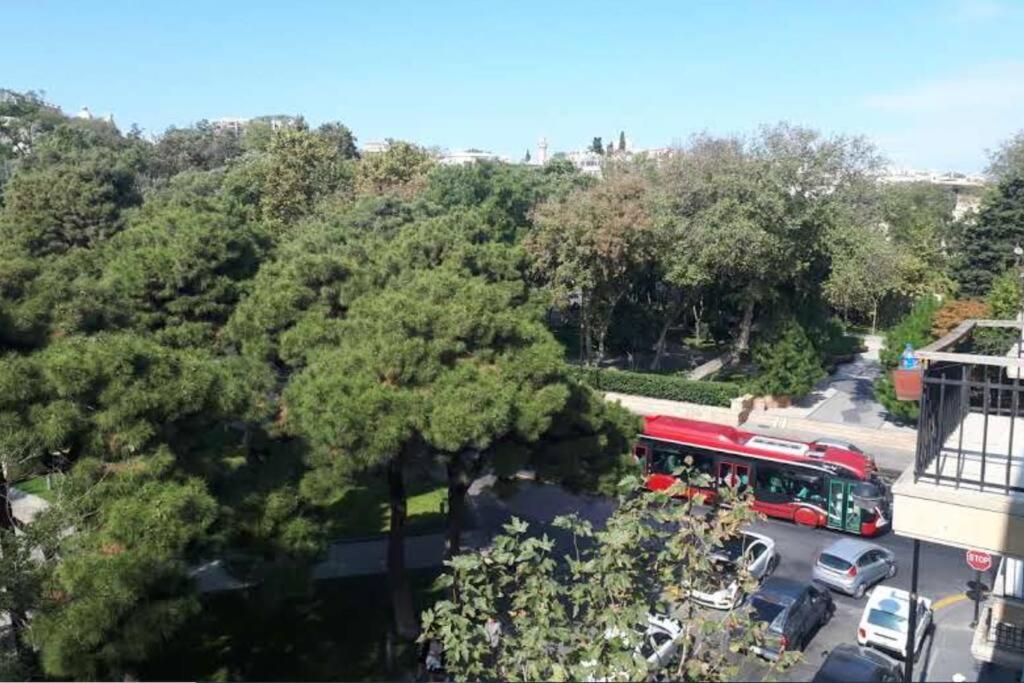 Live-Inn Stunning Apartment On Azneft Sq With President Palace & Old City Views Baku Exterior photo