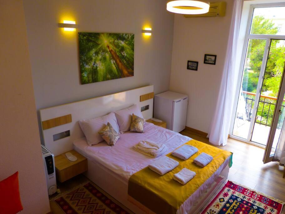 Live-Inn Stunning Apartment On Azneft Sq With President Palace & Old City Views Baku Exterior photo